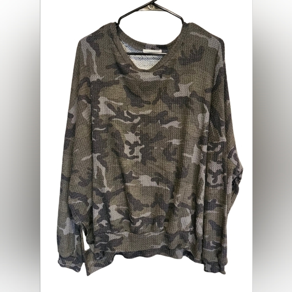 Camouflage Print Oversized Sweater, Size Large